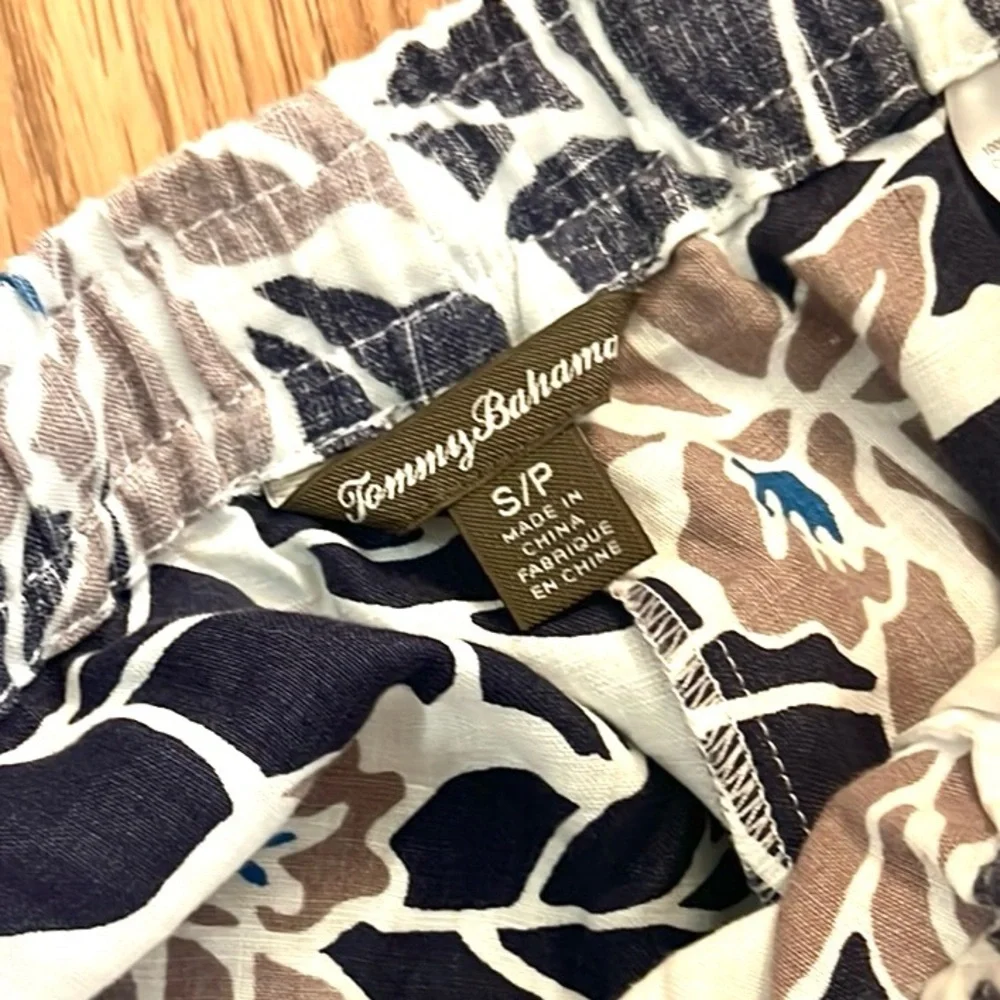 Tommy Bahama Luxury, ♻️Sustainable, RARE Pattern, Acid-Washed Leaf Pants, Size S - Picture 3 of 11